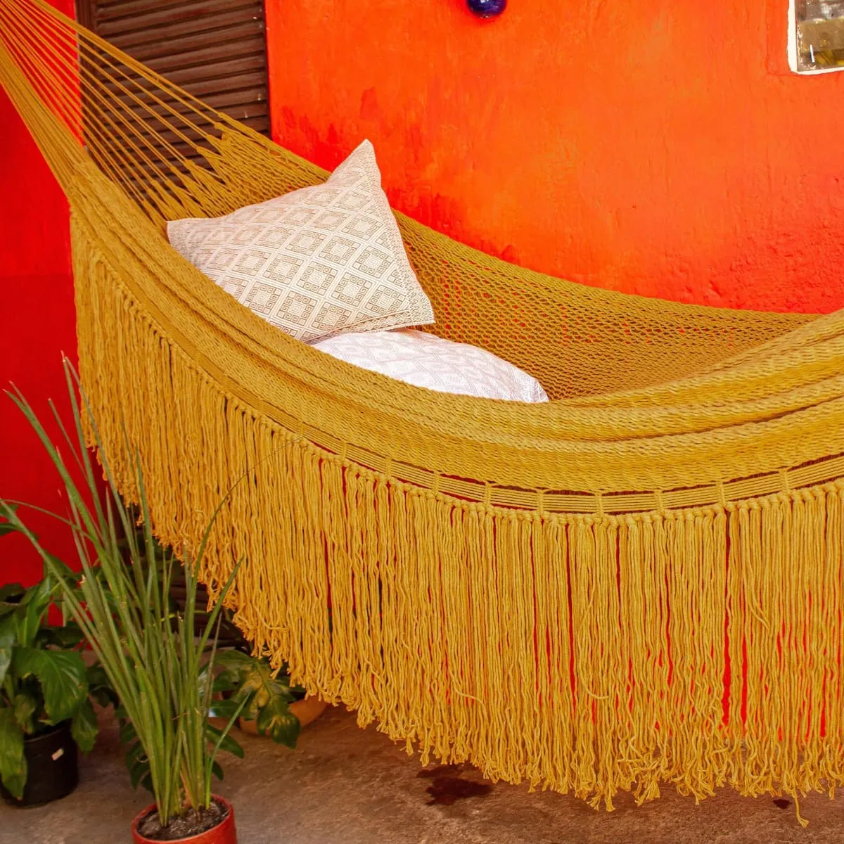 Novica Amber Cascade Cotton Rope Hammock (Triple)